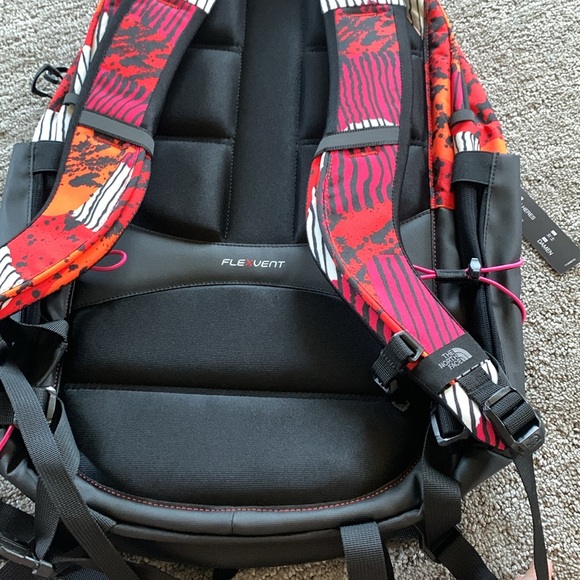 The North Face Women’s Borealis Commuter Laptop Backpack Fiery Red Abstract NWT - Picture 16 of 16